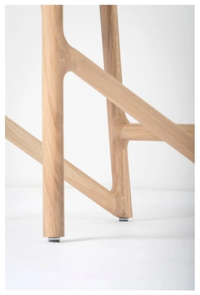 Scaun din lemn masiv de stejar Gazzda Fawn, alb