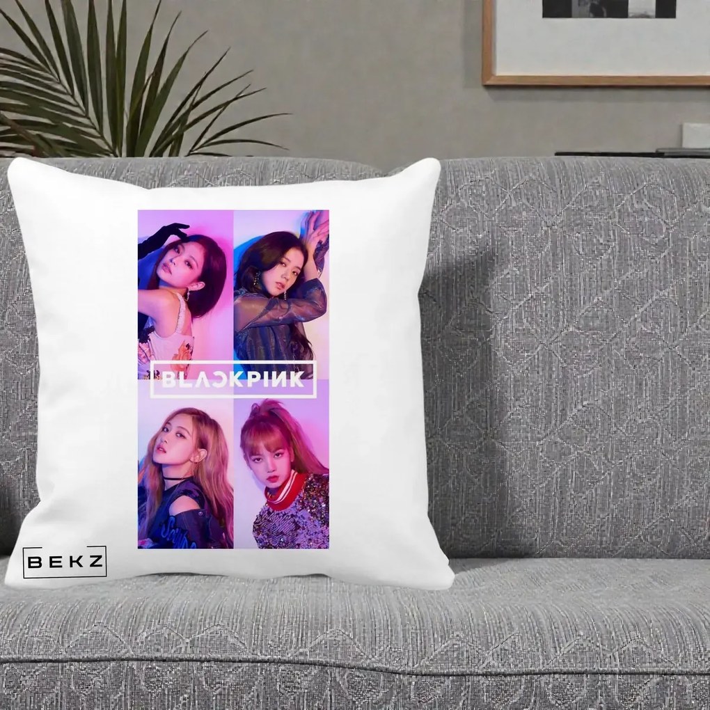 Perna Personalizata K-pop BLACKPINK Poster Colaj 4 Membre Violet Roz, 40x40 cm, Alba Mata, Husa Detasabila, Perna Inclusa, BEKZ®