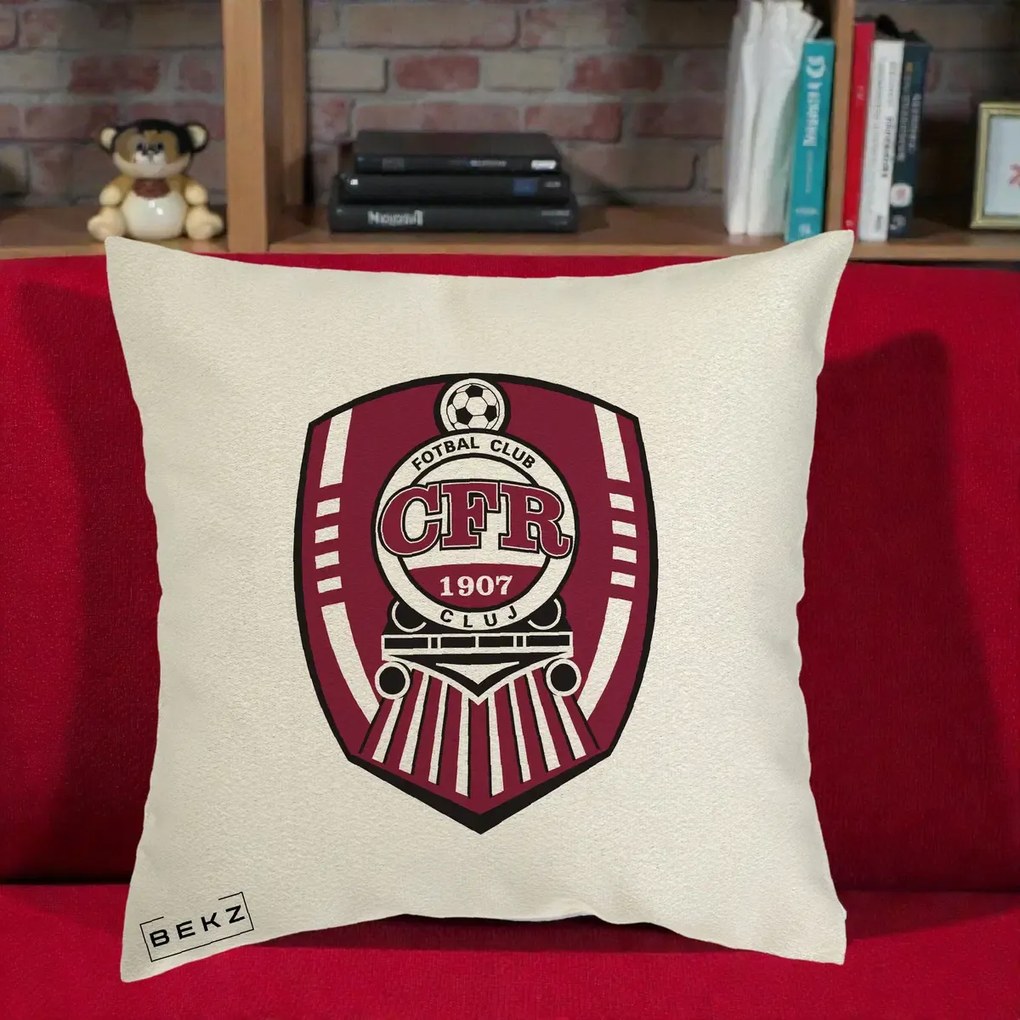 Perna Personalizata CFR Cluj Fotbal Club 1907, 40x40 cm, Ecru, Husa Detasabila, Perna Inclusa, BEKZ®