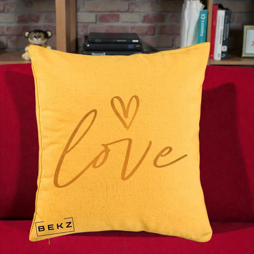 Perna Decorativa Love Caligrafie Aurie, 40x40 cm, Galben, Husa Detasabila, Perna Inclusa, BEKZ®