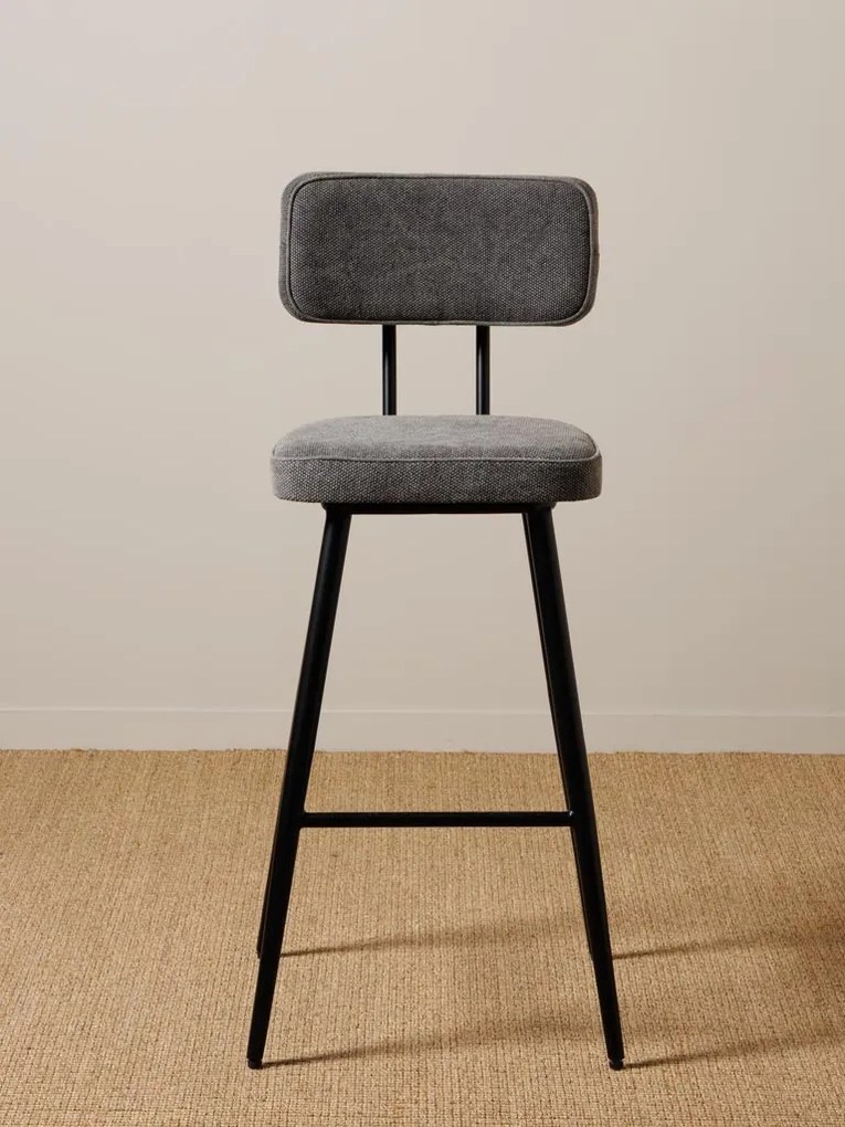 Scaun de bar tapițat din bumbac gri și fier negru, cu spătar dreptunghiular și suport pentru picioare, aspect stonewashed, 105 x 48 x 48 cm, „Fairfax”