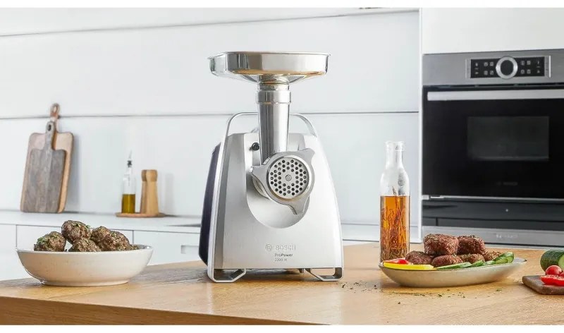 Mașină de tocat carne Bosch MFW68660, 2200W, atașament pentru roșii și cârnați, invers, 4,3 kg/min, Inox