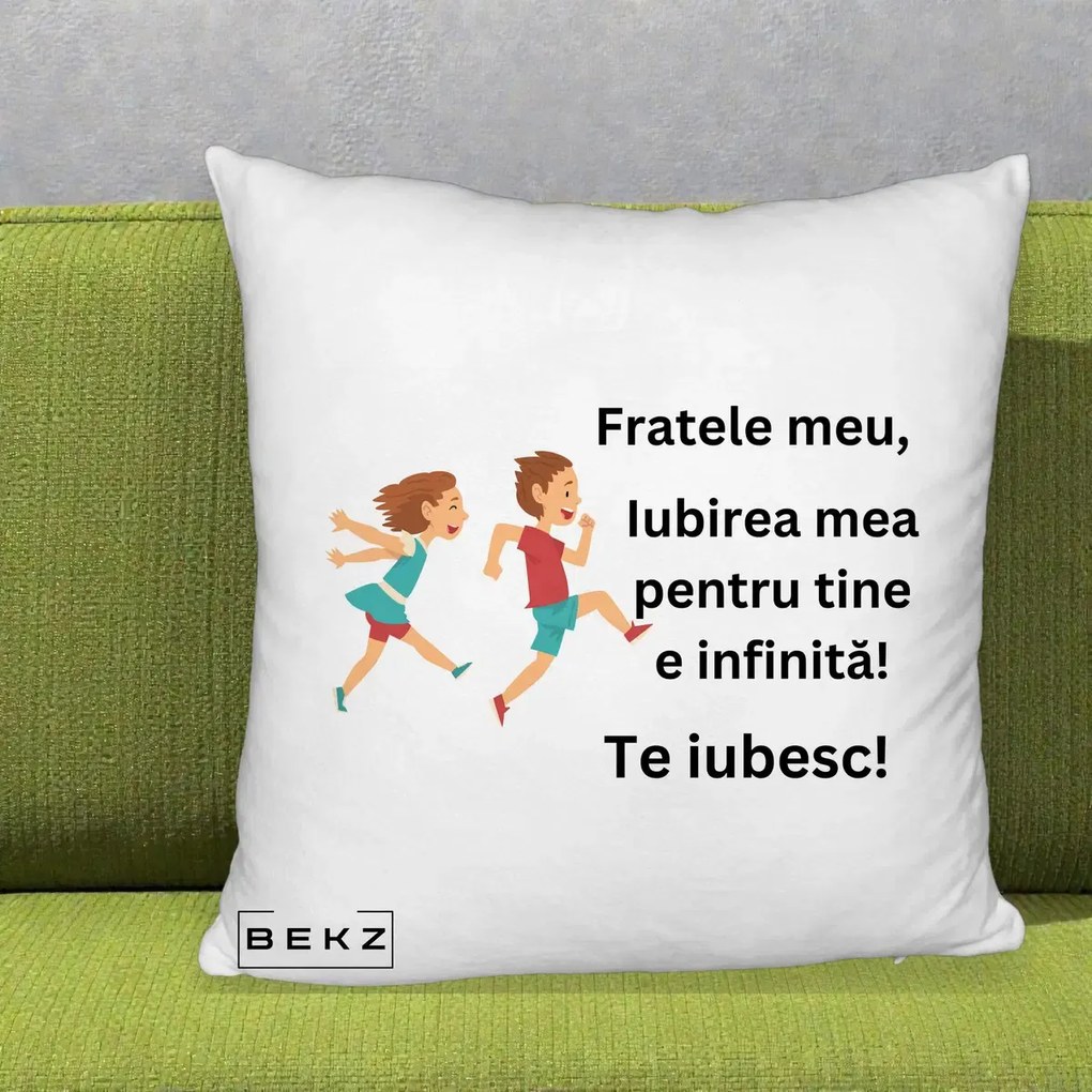 Cadou pentru Frate - Perna Personalizata Fratele Meu Te Iubesc Copii Alergand Colorat, 40x40 cm, Alb Pufos, Husa Detasabila, Perna Inclusa, BEKZ®