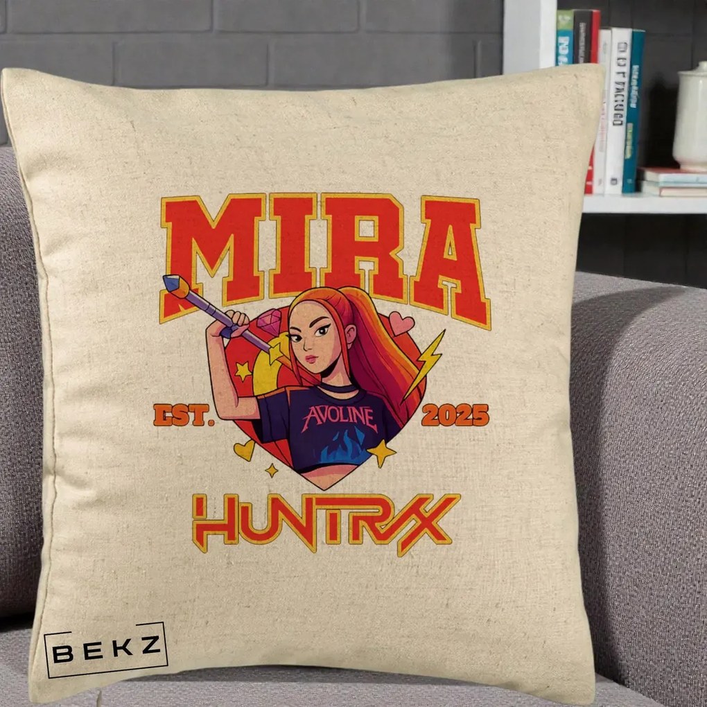 Perna Personalizata K-pop HUNTRX Mira Personaj Avoline, 40x40 cm, Bej, Husa Detasabila, Perna Inclusa, BEKZ®
