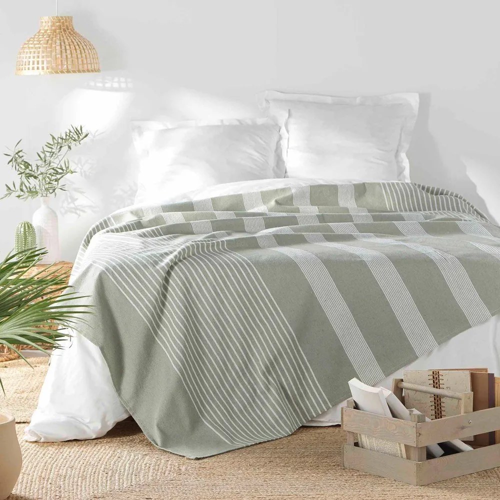 Cuvertură verde 220x240 cm Adele – douceur d'intérieur