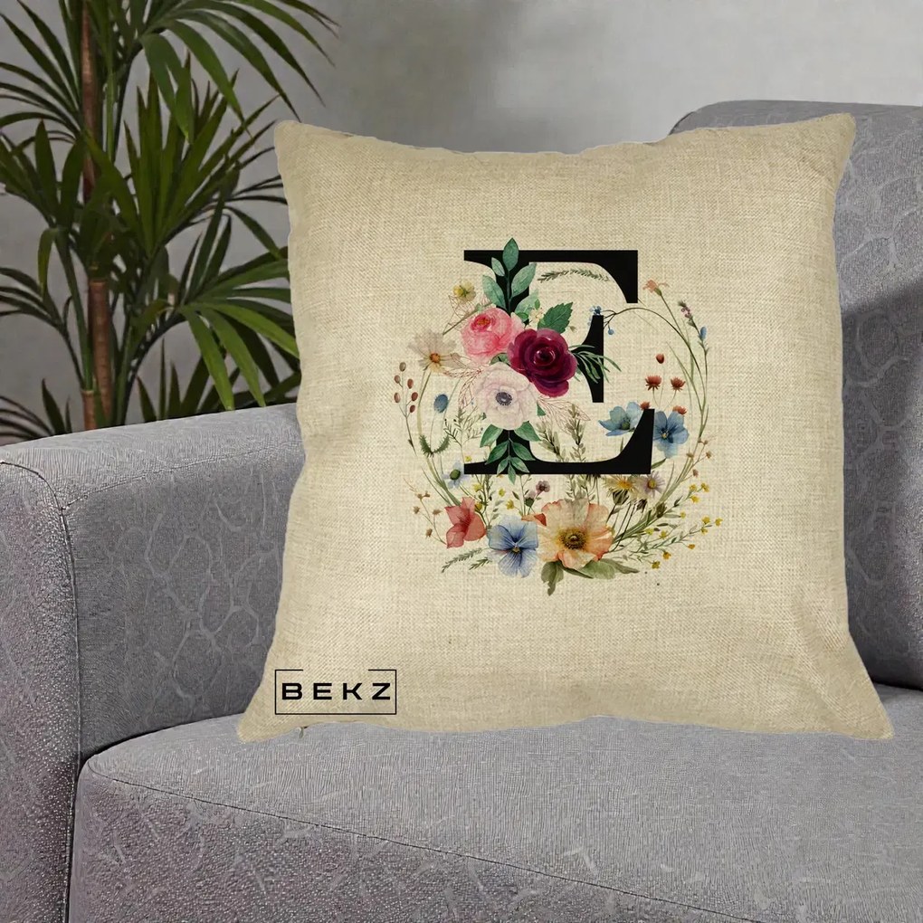 Cadou Personalizat - Perna Personalizata Monogram Litera E cu Flori Acuarela, 40x40 cm, Crem, Husa Detasabila, Perna Inclusa, BEKZ®