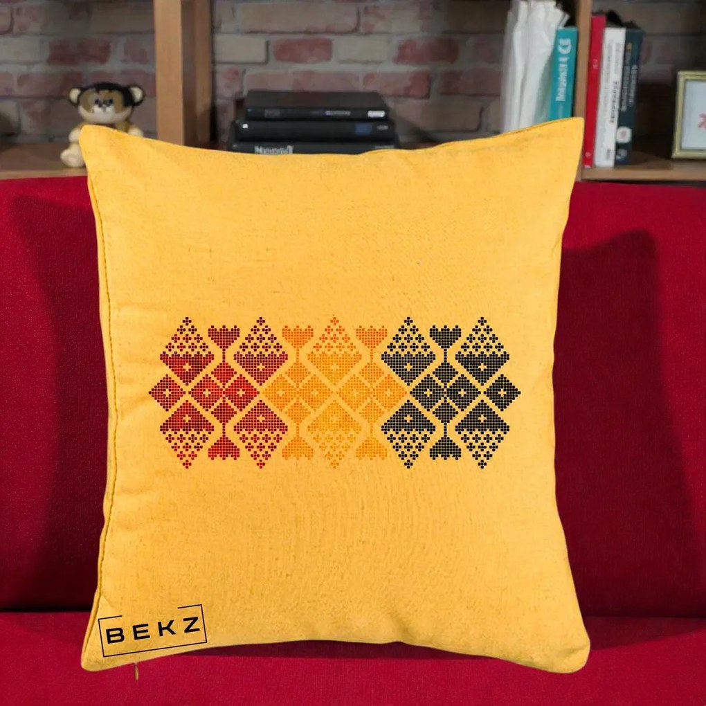 Perna Personalizata Motiv Tricolor Romanesc Broderie, 40x40 cm, Galben, Husa Detasabila, Perna Inclusa, BEKZ®