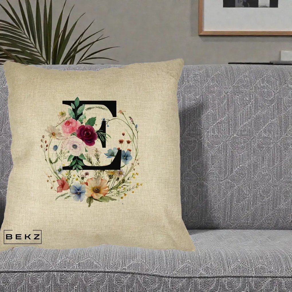 Cadou Personalizat - Perna Personalizata Monogram Litera E cu Flori Acuarela, 40x40 cm, Crem, Husa Detasabila, Perna Inclusa, BEKZ®