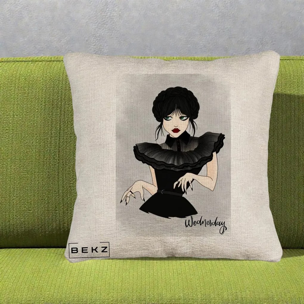 Perna Personalizata Wednesday Addams Portret Gotic, 40x40 cm, Bej Canapea, Husa Detasabila, Perna Inclusa, BEKZ®