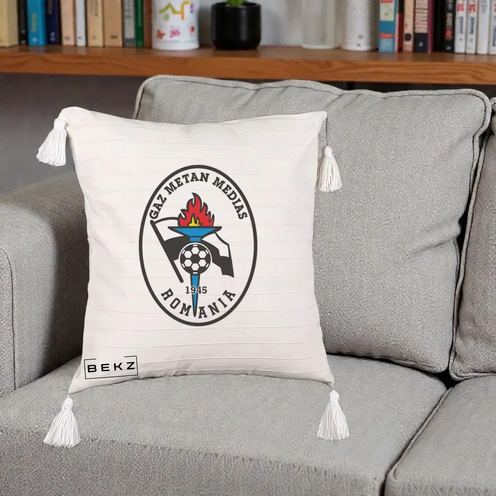 Perna Personalizata Gaz Metan Medias 1945 Fotbal, 40x40 cm, Bej cu Franjuri, Husa Detasabila, Perna Inclusa, BEKZ®