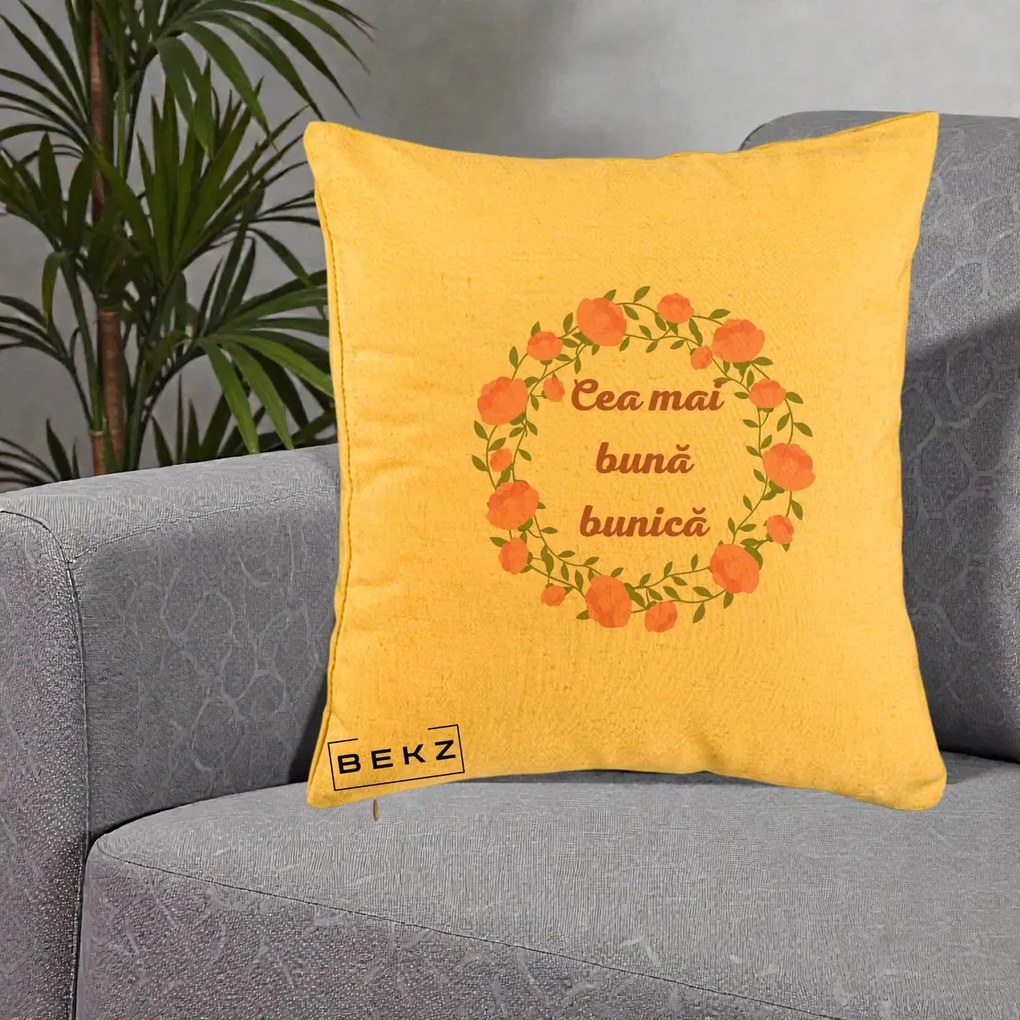 Cadou pentru Bunica - Perna Personalizata Cea Mai Buna Bunica Coronita Trandafiri Roz Clasic, 40x40 cm, Galben, Husa Detasabila, Perna Inclusa, BEKZ®
