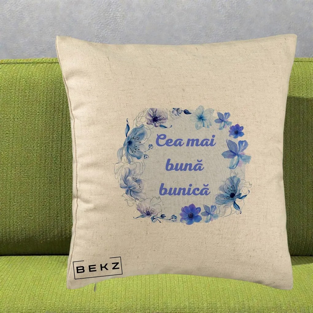 Cadou pentru Bunica - Perna Personalizata Cea Mai Buna Bunica Coronita Flori Albastre Acuarela, 40x40 cm, Bej, Husa Detasabila, Perna Inclusa, BEKZ®