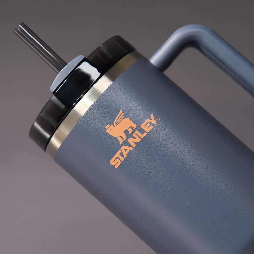 Termos albastru închis cu pai din oțel inoxidabil 1,18 l Quencher H2.0 FlowState Tumbler Twilight – Stanley