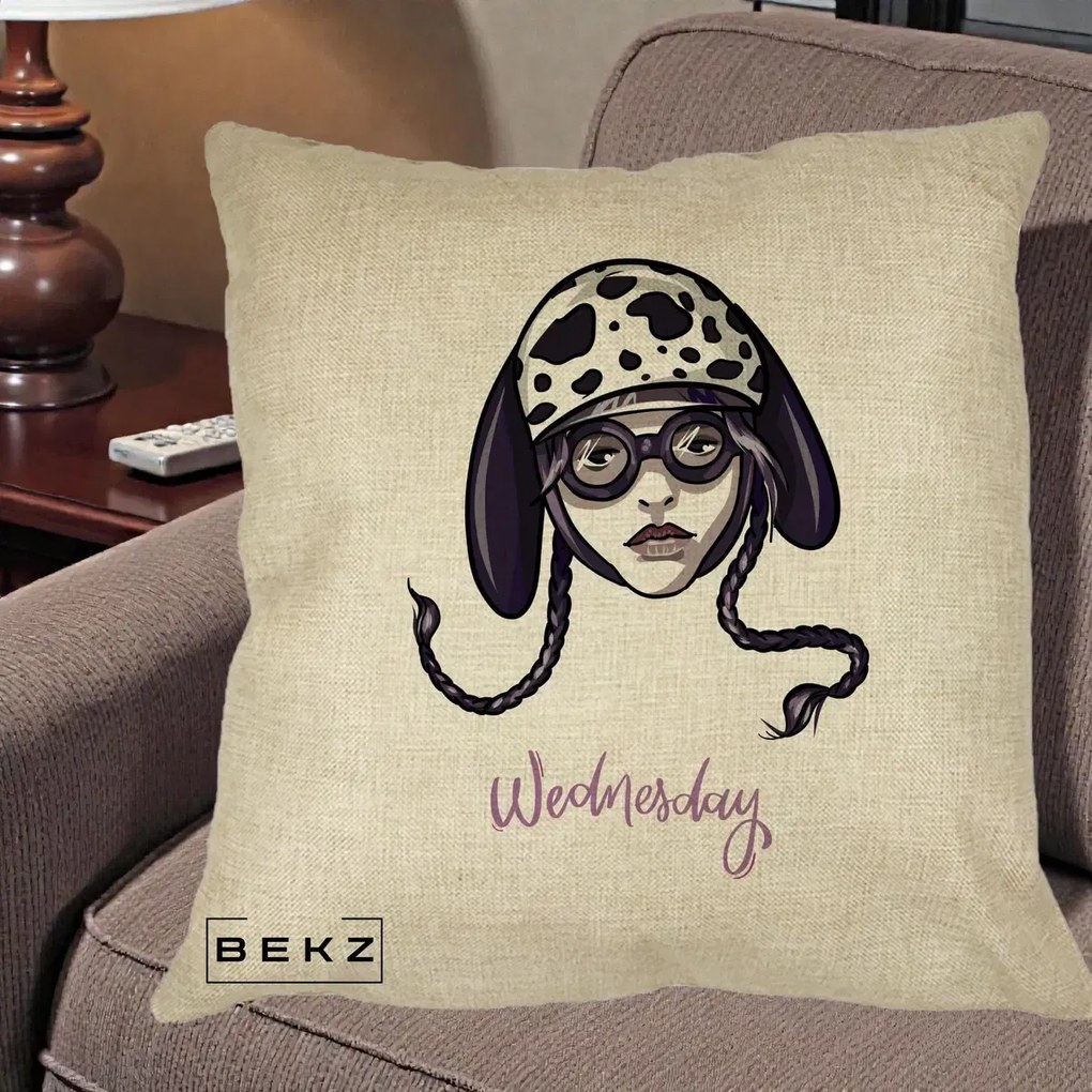 Perna Personalizata Wednesday Addams cu Caine Dalmatian, 40x40 cm, Crem, Husa Detasabila, Perna Inclusa, BEKZ®