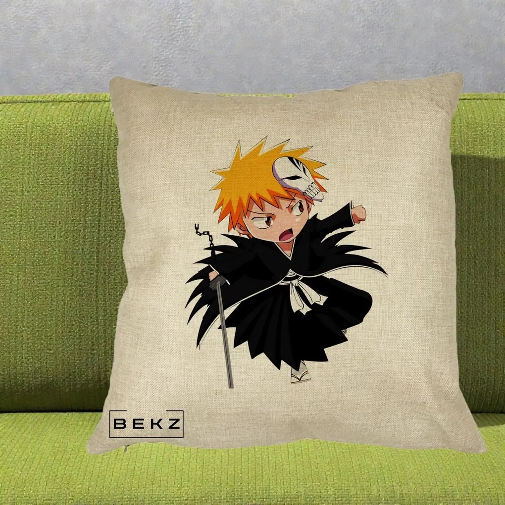 Perna Personalizata Bleach Ichigo Chibi cu Masca, 40x40 cm, Crem, Husa Detasabila, Perna Inclusa, BEKZ®