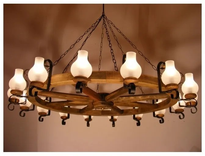 Candelabru rustic fabricat manual din lemn Roata 16L