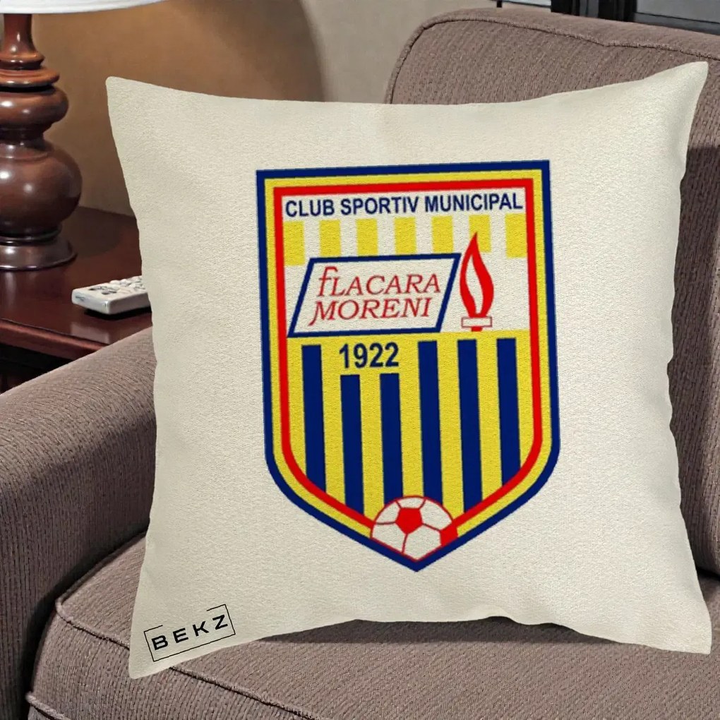 Perna Personalizata CSM Flacara Moreni 1922 Fotbal, 40x40 cm, Ecru, Husa Detasabila, Perna Inclusa, BEKZ®