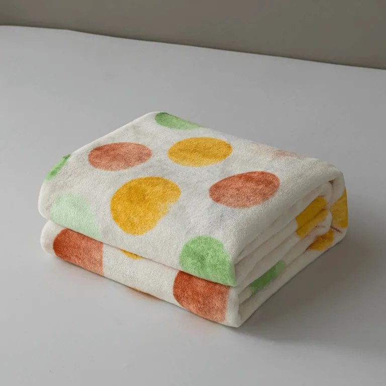 Patura microplus DOTELLA, colorata Dimensiune: 150 x 200 cm