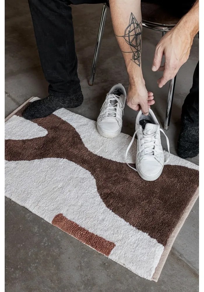 Covor alb/maro lavabil din bumbac 50x80 cm Figura – Mette Ditmer Denmark