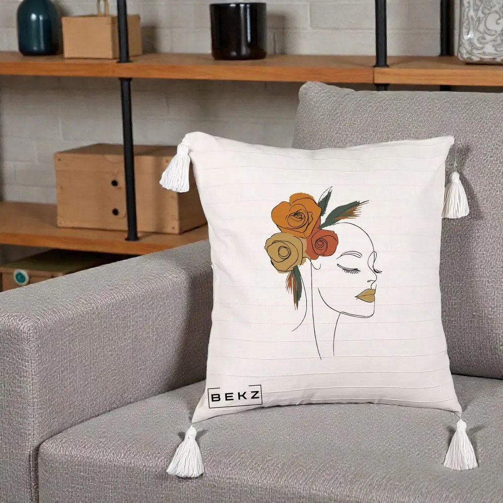 Perna Decorativa Portret Feminin Trandafiri Ruginii, 40x40 cm, Bej cu Franjuri, Husa Detasabila, Perna Inclusa, BEKZ®