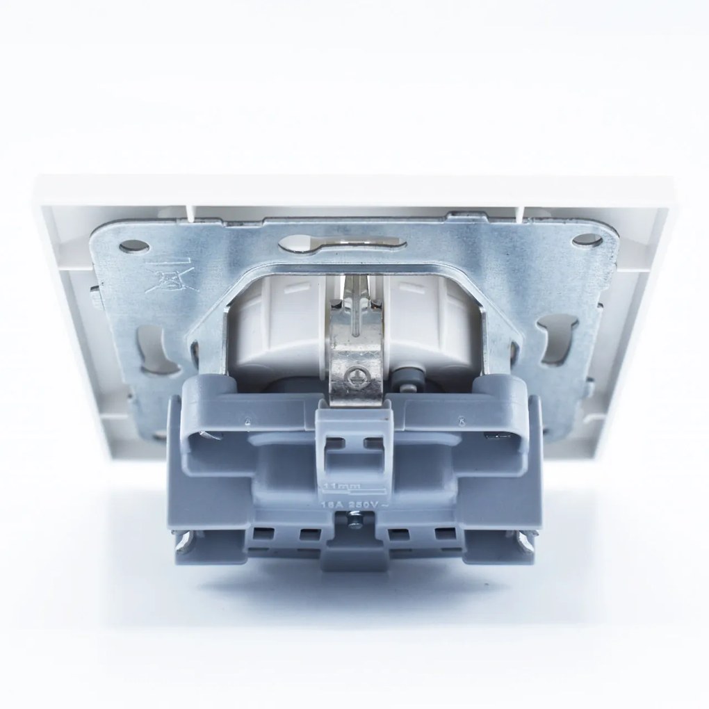 Priza simpla cu impamantare si protectie copil Arkedia Pansonic, ST, alba