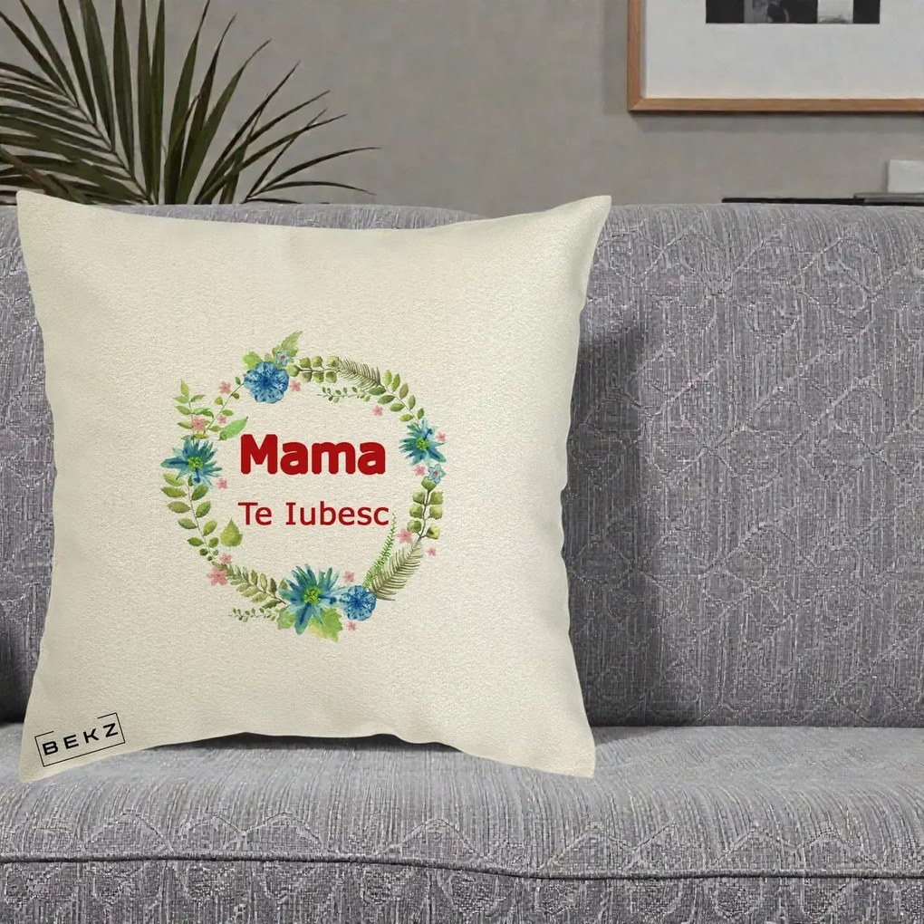 Cadou pentru Mama - Perna Personalizata Mama Te Iubesc Flori Albastre, 40x40 cm, Ecru, Husa Detasabila, Perna Inclusa, BEKZ®