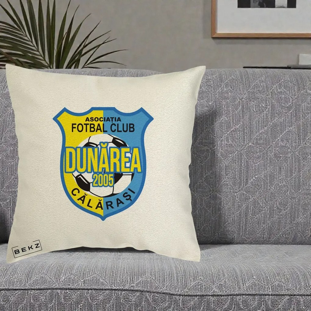 Perna Personalizata AFC Dunarea Calarasi 2005 Fotbal, 40x40 cm, Ecru, Husa Detasabila, Perna Inclusa, BEKZ®