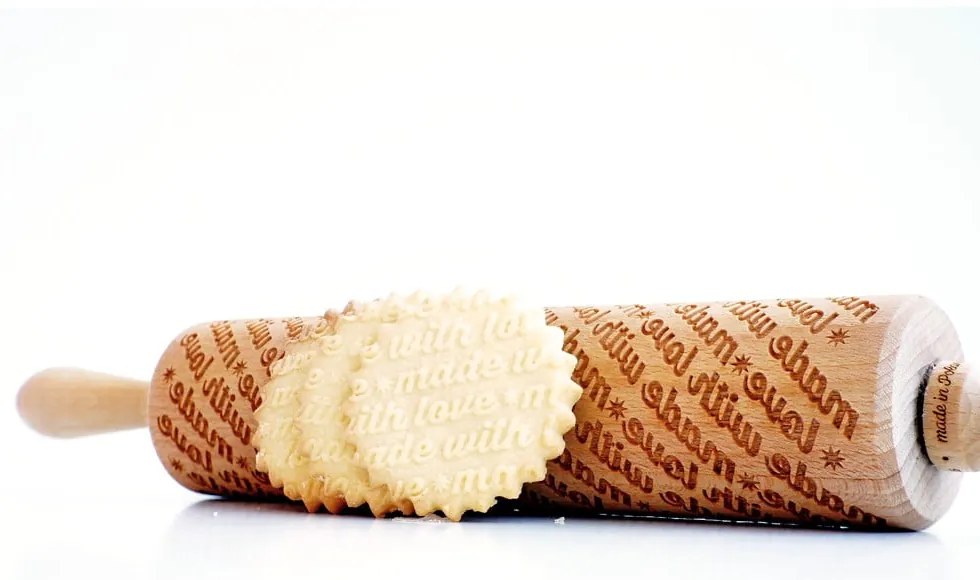 Făcăleț din lemn cu model pentru aluat Valek Made with Love