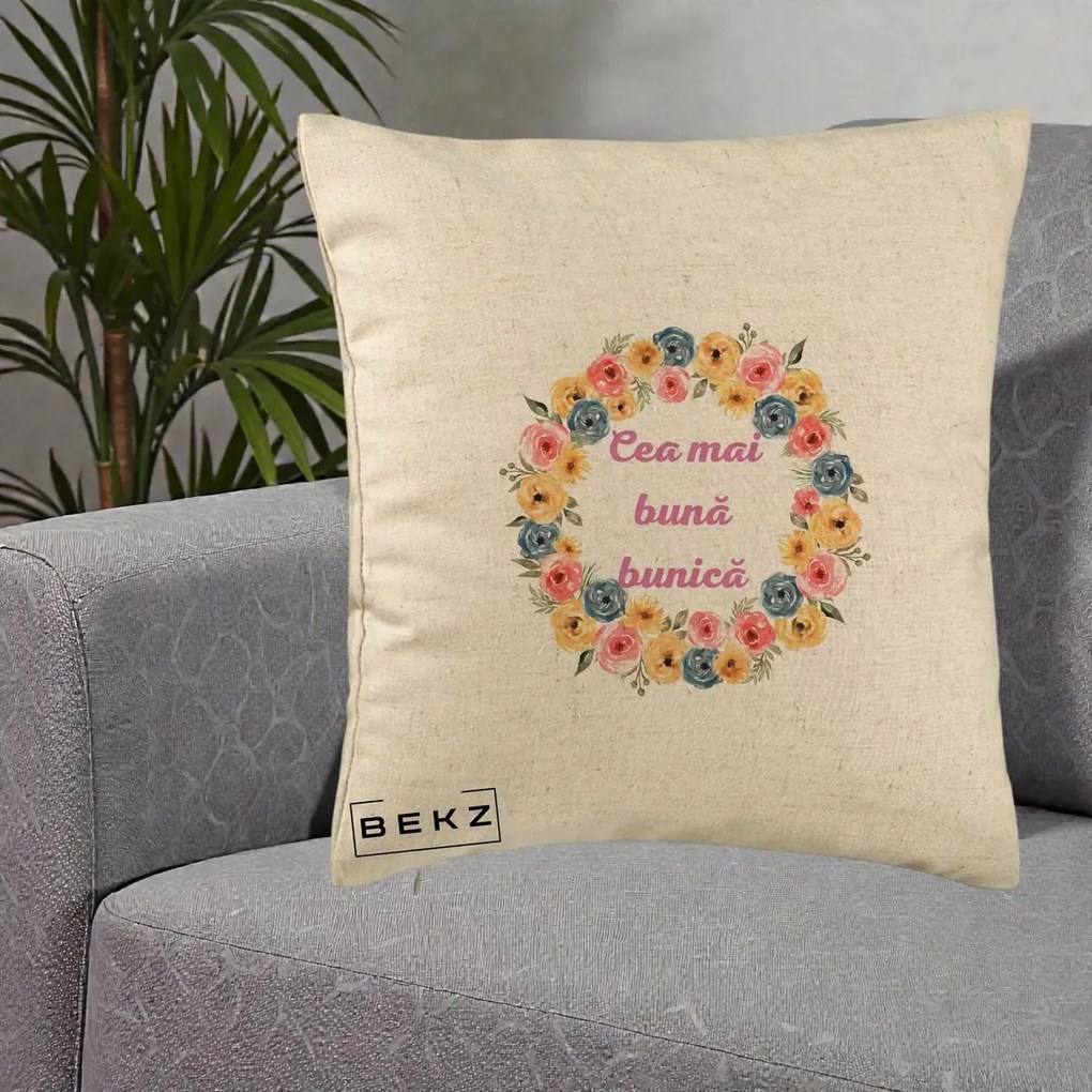 Cadou pentru Bunica - Perna Personalizata Cea Mai Buna Bunica Coronita Flori Multicolore, 40x40 cm, Bej, Husa Detasabila, Perna Inclusa, BEKZ®