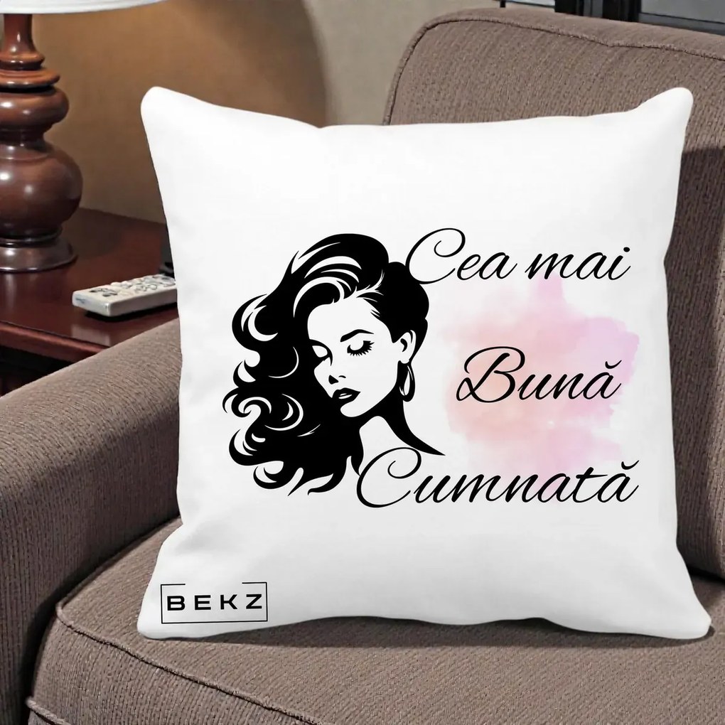 Cadou pentru Cumnata - Perna Personalizata Cea mai Buna Cumnata cu Silueta Dama si Pete Roz, 40x40 cm, Alba Mata, Husa Detasabila, Perna Inclusa, BEKZ®