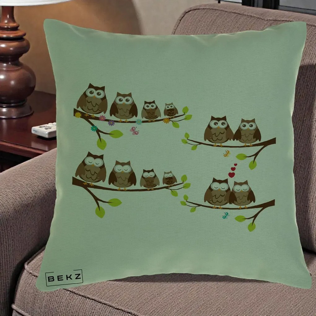 Perna Decorativa Familie de Bufnite pe Ramuri, 40x40 cm, Verde, Husa Detasabila, Perna Inclusa, BEKZ®