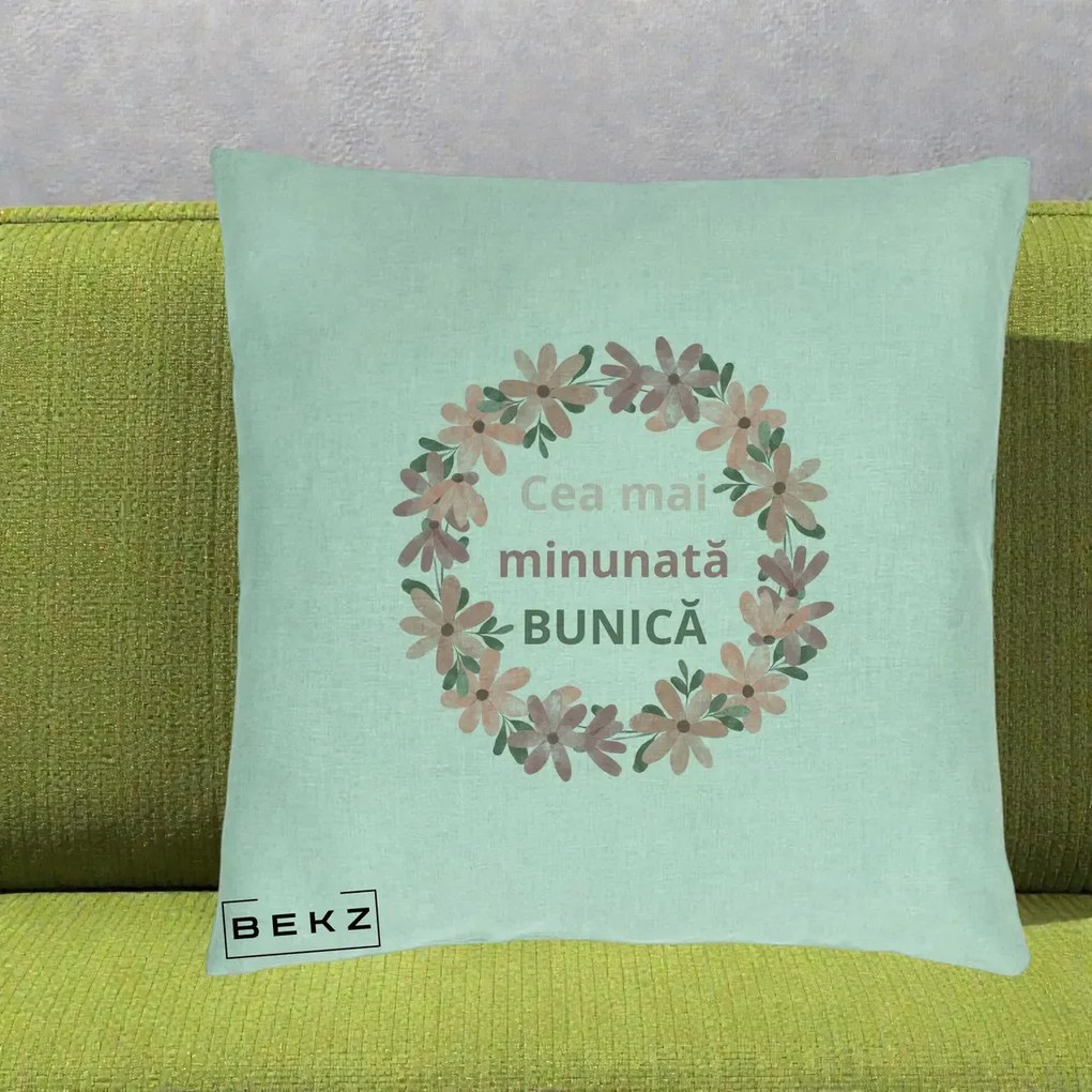 Cadou pentru Bunica - Perna Personalizata Cea Mai Minunata Bunica Coronita Flori Roz, 40x40 cm, Verde Menta, Husa Detasabila, Perna Inclusa, BEKZ®