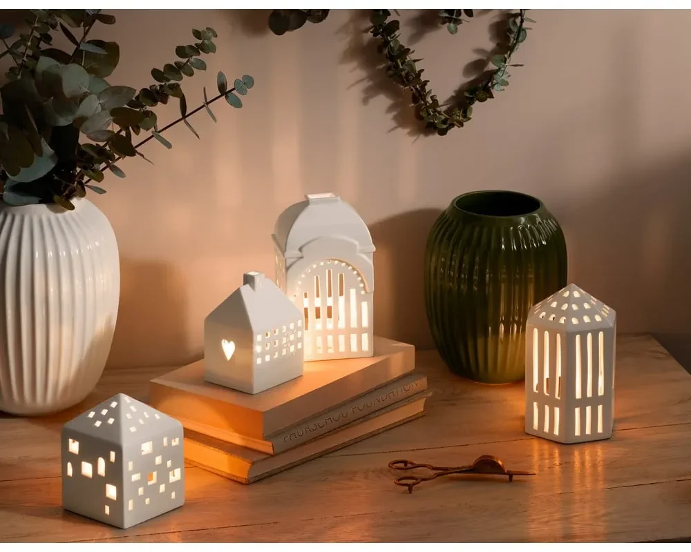 Sfeșnic din ceramică Kähler Design Urbania Lighthouse Classical, alb