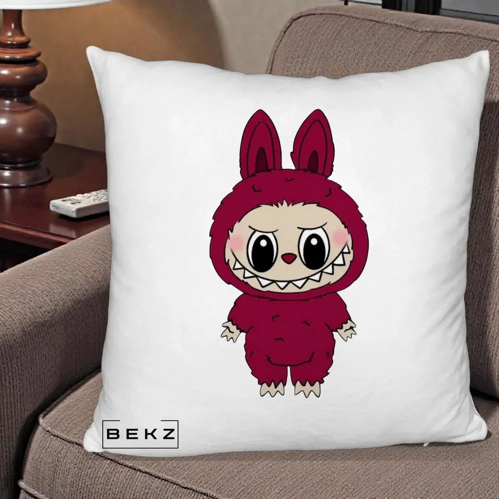 Perna Personalizata Labubu Rosu-Visiniu Solo, 40x40 cm, Alb Pufos, Husa Detasabila, Perna Inclusa, BEKZ®