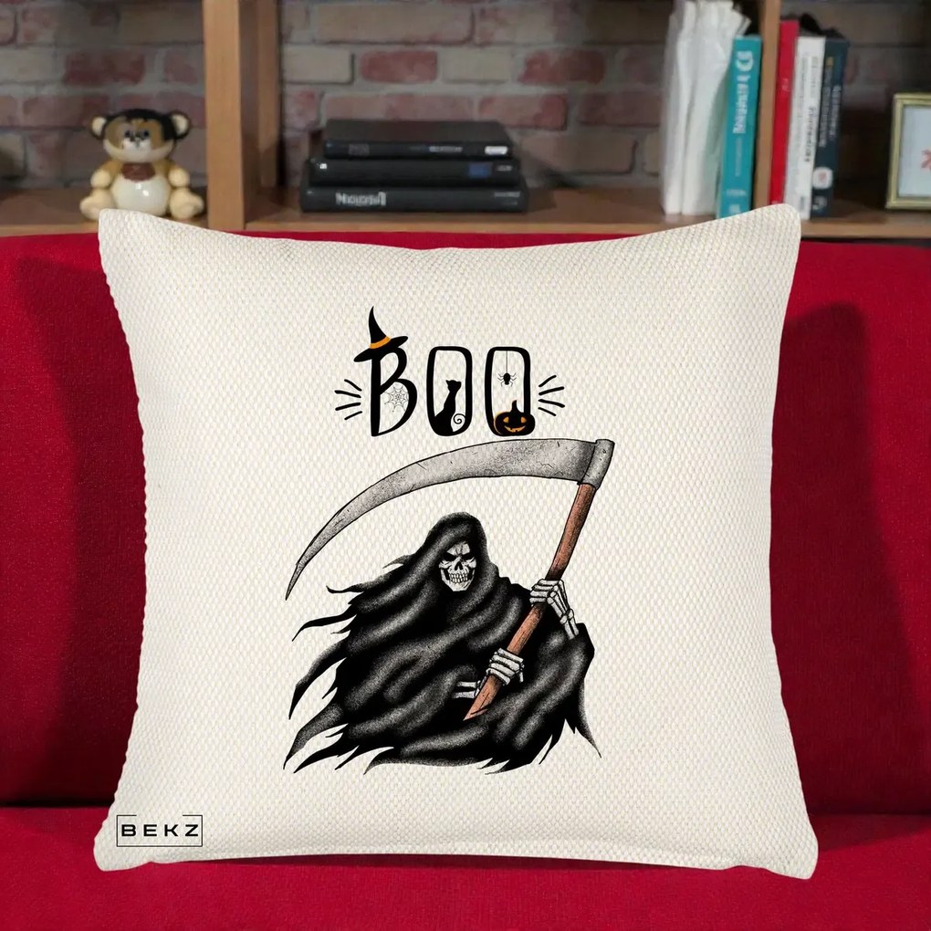 Perna Decorativa Halloween Boo Grim Reaper cu Coasa, 40x40 cm, Crem Reliefat, Husa Detasabila, Perna Inclusa, BEKZ®