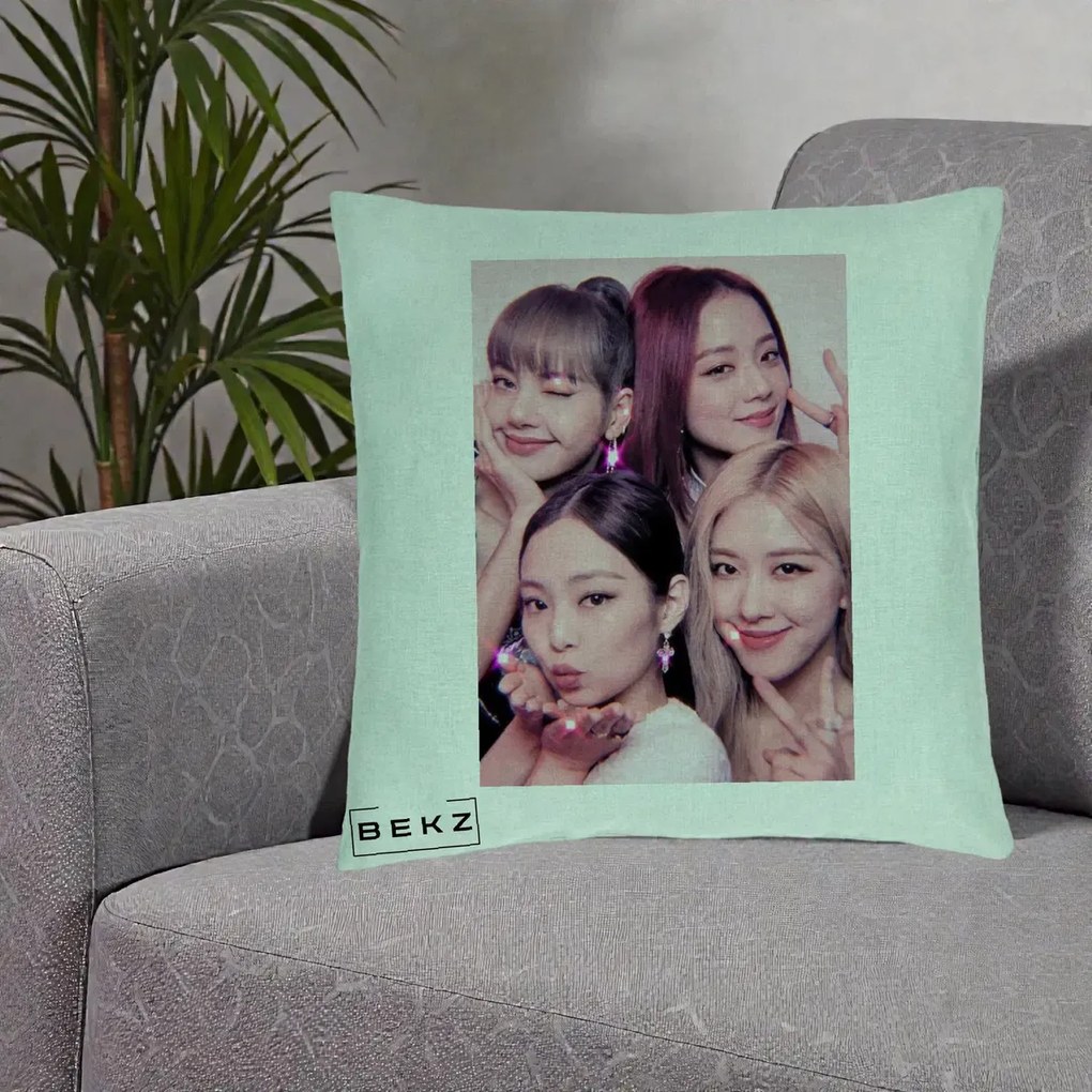 Perna Personalizata K-pop BLACKPINK Foto Grup Selfie Roz cu Glitter, 40x40 cm, Verde Menta, Husa Detasabila, Perna Inclusa, BEKZ®