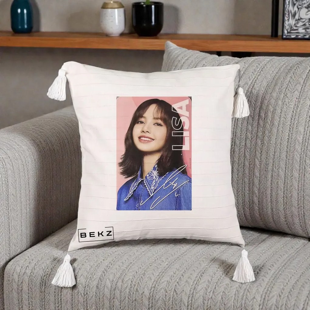 Perna Personalizata K-pop BLACKPINK Lisa cu Semnatura, 40x40 cm, Bej cu Franjuri, Husa Detasabila, Perna Inclusa, BEKZ®