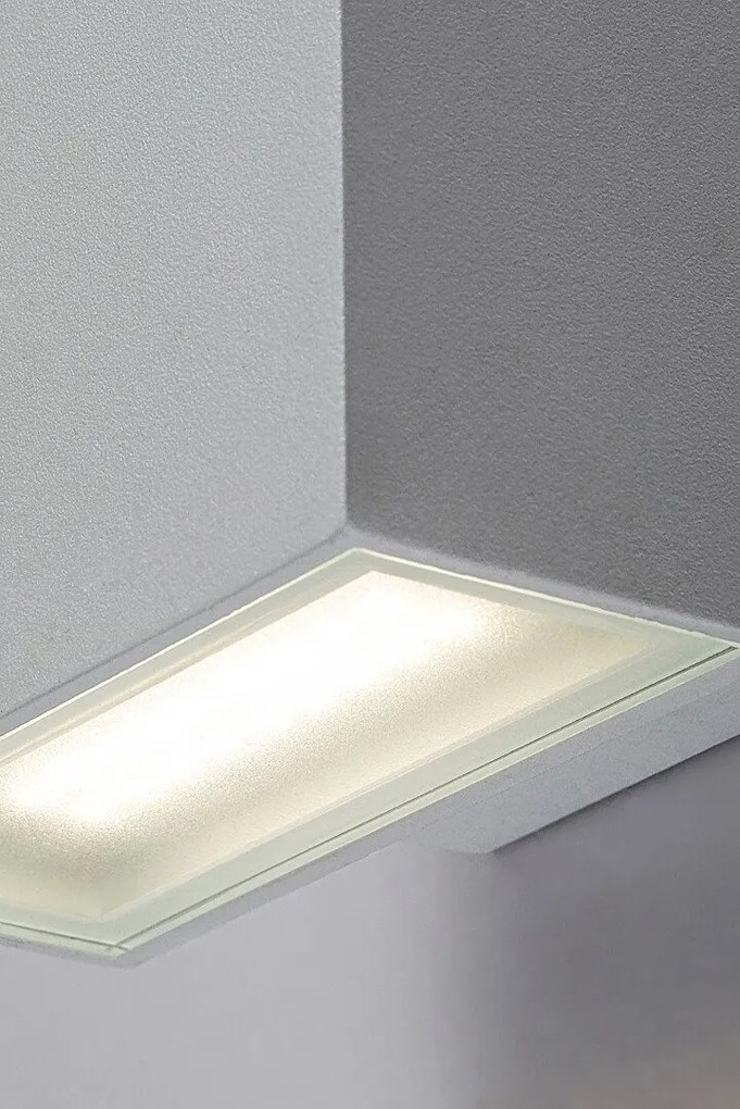 Aplica de perete exterior IP54 LED Mataro alb