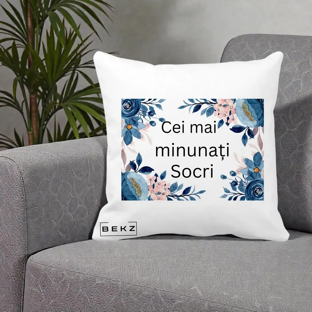 Cadou pentru Socri - Perna Personalizata Cei mai Minunati Socri cu Flori Albastre si Roz, 40x40 cm, Alba Mata, Husa Detasabila, Perna Inclusa, BEKZ®