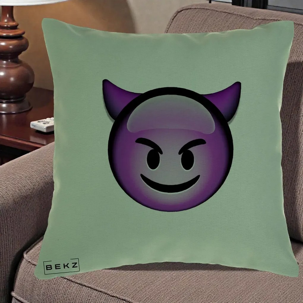 Perna Decorativa Emoji Diavol Mov, 40x40 cm, Verde, Husa Detasabila, Perna Inclusa, BEKZ®