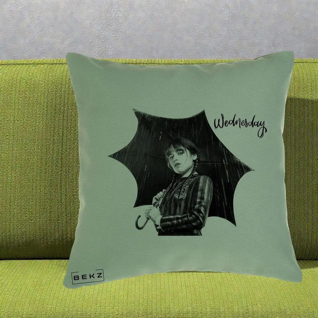 Perna Personalizata Wednesday Addams cu Umbrela Foto, 40x40 cm, Verde, Husa Detasabila, Perna Inclusa, BEKZ®