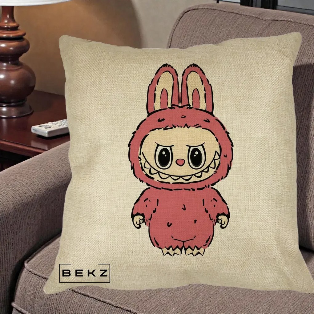 Perna Personalizata Labubu Roz Solo, 40x40 cm, Crem, Husa Detasabila, Perna Inclusa, BEKZ®