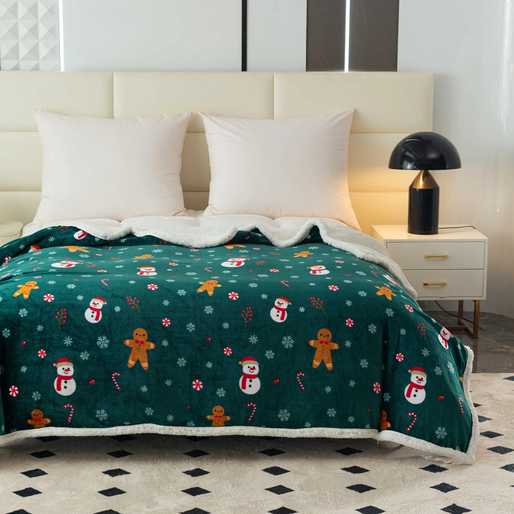 Patura miel de Craciun din microplus SNOWMAN AND GINGERBREAD verde inchis Dimensiuni: 200 x 220 cm