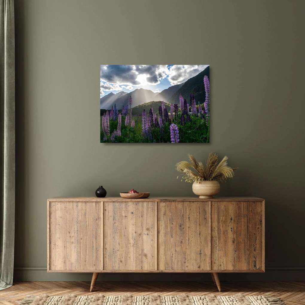 Tablou pe sticlă - scenariu cu flori de Lupin (70x50 cm)