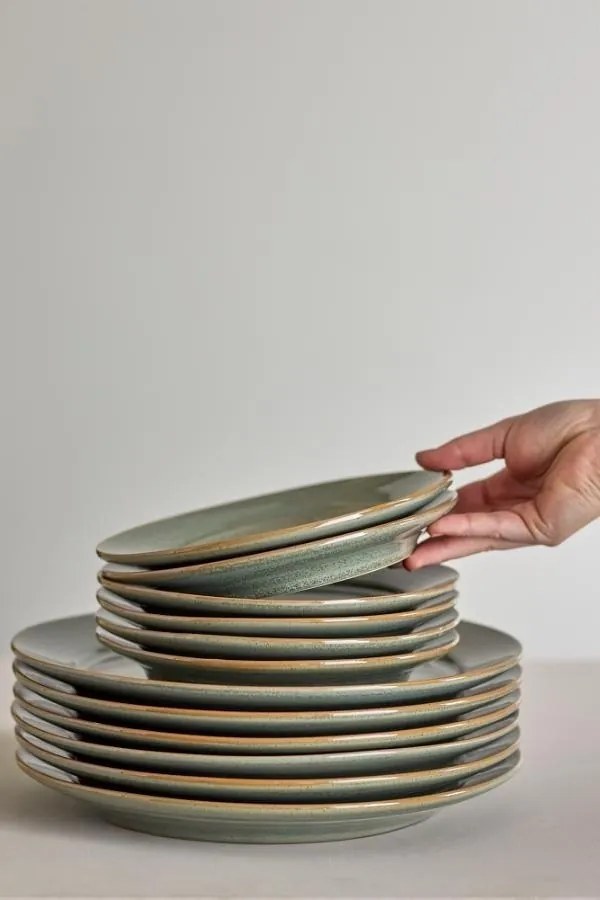 Farfurie din ceramică verde cu finisaj artizanal și margine maro, 20 cm, "Pixie"