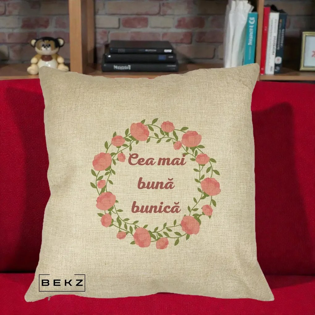 Cadou pentru Bunica - Perna Personalizata Cea Mai Buna Bunica Coronita Trandafiri Roz Clasic, 40x40 cm, Crem, Husa Detasabila, Perna Inclusa, BEKZ®