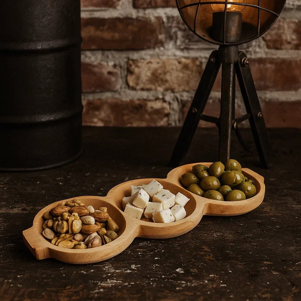 Platou din lemn pentru aperitive, branzeturi si snack-uri ,   3 compartimente, fag, 43x23 cm