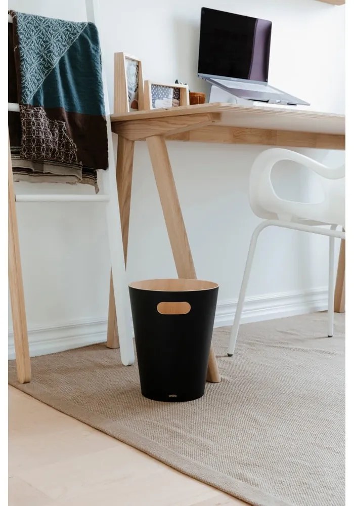 Coș de gunoi negru pentru birou 7,5 l Woodrow – Umbra