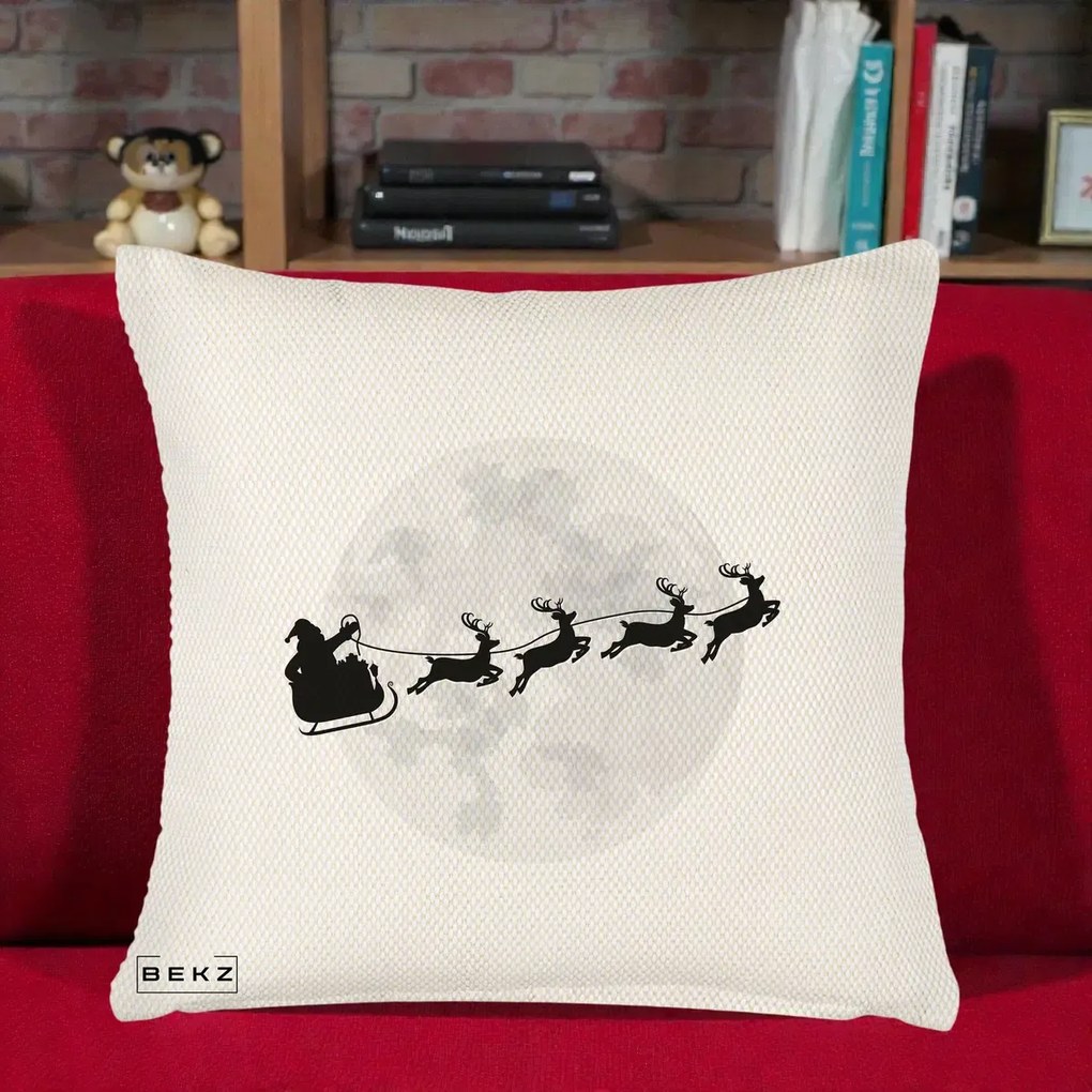 Perna Decorativa Mos Craciun Sanie Luna, 40x40 cm, Crem Reliefat, Husa Detasabila, Perna Inclusa, BEKZ®