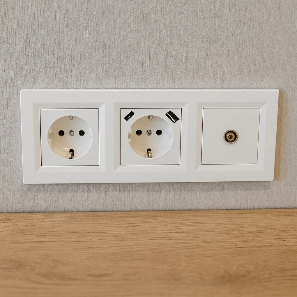 Priză cu împământare Nova, USB, priză TV cu cadru alb